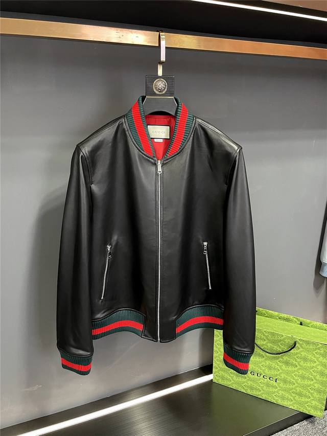 古驰 Gucci 2024 早春新款羊皮真皮夹克 经典衣柜系列 棒球领版型 有了它 搭配就成了一件轻而易举的事情 码数48-56